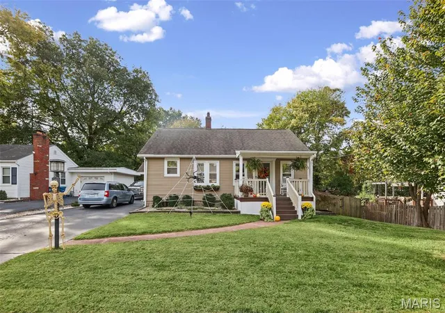 Photo 1 of Single family home for sale at 25 Woodland Dr, Collinsville, IL 62234 | MLS# MIS26068576 | Listing updated on 2026-10-30