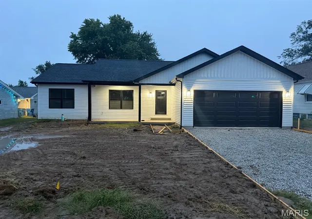 Photo 2 of Single family home for sale at 136 Virginia St, Bethalto, IL 62010 | MLS# MIS26068577 | Listing updated on 2026-10-31