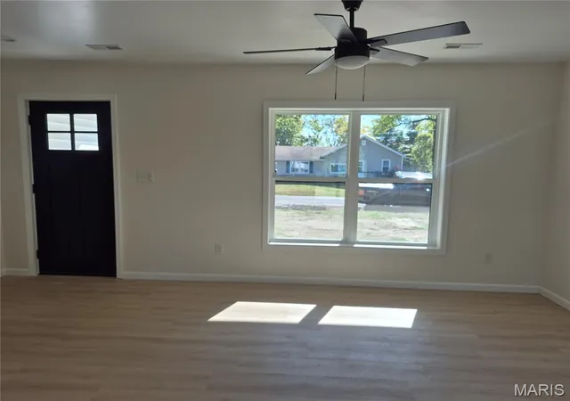 Photo 3 of Single family home for sale at 136 Virginia St, Bethalto, IL 62010 | MLS# MIS26068577 | Listing updated on 2026-10-31