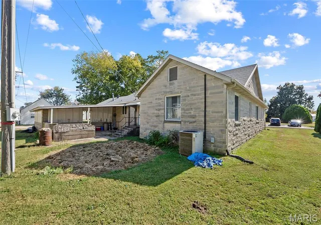 Photo 4 of Single family home for sale at 501 W Sturdivant St, Advance, MO 63730 | MLS# MIS26068599 | Listing updated on 2026-10-26