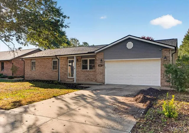 Photo 2 of Single family home for sale at 337 Amy Dr, O Fallon, IL 62269 | MLS# MIS26068602 | Listing updated on 2026-10-29