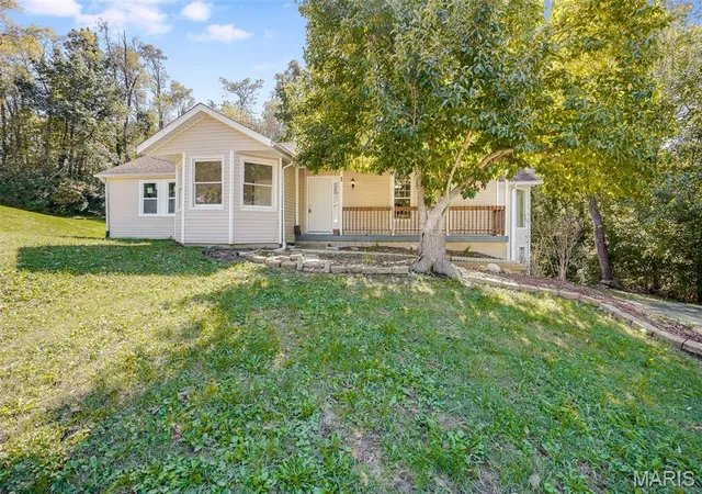 Photo 1 of Single family home for sale at 75 Timber Crk Ln, Collinsville, IL 62234 | MLS# MIS26068606 | Listing updated on 2026-10-28