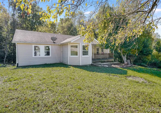 Photo 3 of Single family home for sale at 75 Timber Crk Ln, Collinsville, IL 62234 | MLS# MIS26068606 | Listing updated on 2026-10-28
