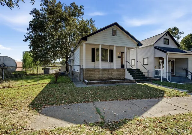 Photo 2 of Single family home for sale at 7400 S Grand Ave, Saint Louis, MO 63111 | MLS# MIS26068609 | Listing updated on 2026-10-28