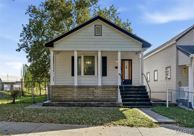 Photo 3 of Single family home for sale at 7400 S Grand Ave, Saint Louis, MO 63111 | MLS# MIS26068609 | Listing updated on 2026-10-28
