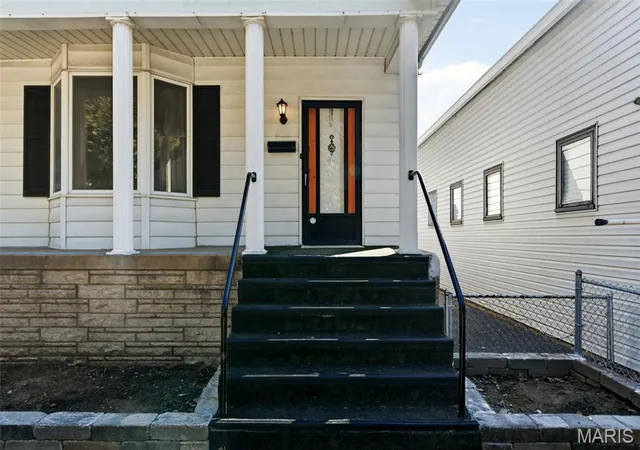 Photo 4 of Single family home for sale at 7400 S Grand Ave, Saint Louis, MO 63111 | MLS# MIS26068609 | Listing updated on 2026-10-28