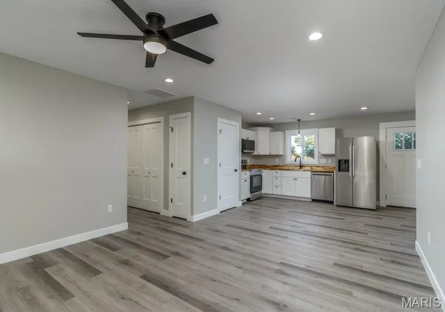 Photo 3 of Single family home for sale at 15552 Top Dr, Saint Robert, MO 65584 | MLS# MIS26068618 | Listing updated on 2026-10-26