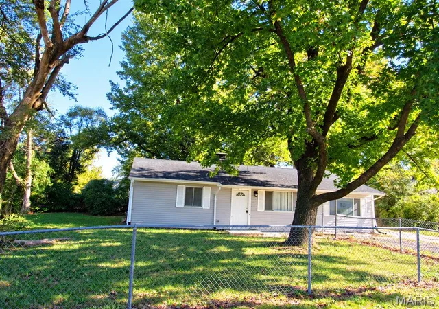 Single family home for sale at 11 Saint Columba Dr, East Saint Louis, IL 62206 | MLS# MIS26068621