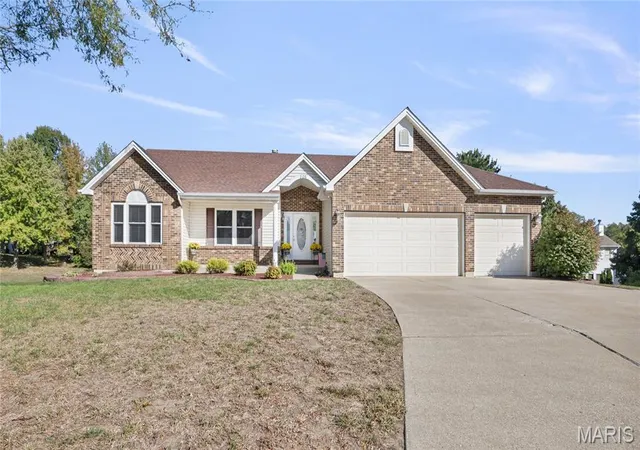 Single family home for sale at 806 Grey Pine Ct, Lake Saint Louis, MO 63367 | MLS# MIS26068626