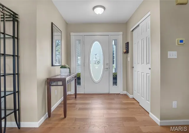 Photo 3 of Single family home for sale at 806 Grey Pine Ct, Lake Saint Louis, MO 63367 | MLS# MIS26068626 | Listing updated on 2026-10-30