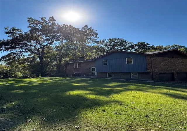 Photo 2 of Single family home for sale at 9043 Slemer Ln, Worden, IL 62097 | MLS# MIS26068630 | Listing updated on 2026-10-28