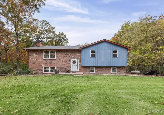 Photo 1 of Single family home for sale at 9043 Slemer Ln, Worden, IL 62097 | MLS# MIS26068630 | Listing updated on 2026-10-28