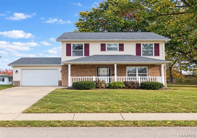 Photo 1 of Single family home for sale at 2133 E Lawrence Ave, Springfield, IL 62703 | MLS# MIS26068642 | Listing updated on 2026-10-27