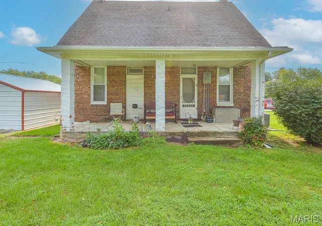 Photo 1 of Sale Pending at 511 S Chester St, Sparta, IL 62286 | MLS# MIS26068648 | Listing updated on 2026-10-28