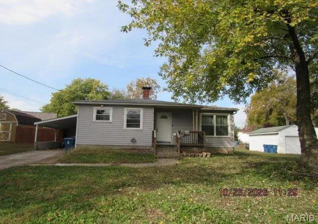 Single family home for sale at 1910 Burling Dr, Alton, IL 62002 | MLS# MIS26068652