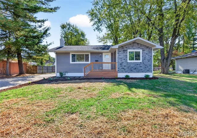 Single family home for sale at 314 W 5th Street, Staunton, IL 62088 | MLS# MIS26068654