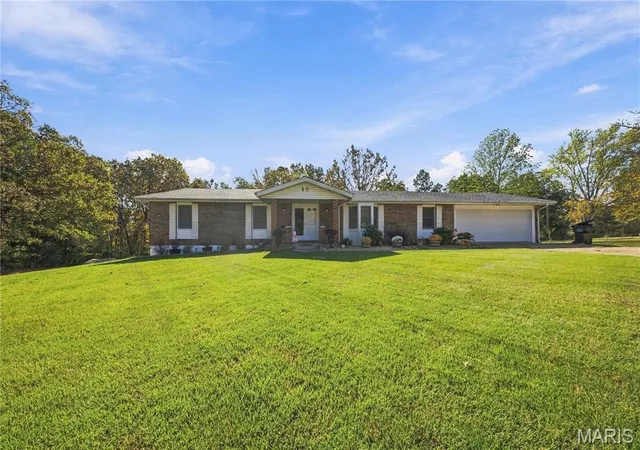 Photo 1 of Single family home for sale at 17 Kathryn Dr, Saint James, MO 65559 | MLS# MIS26068655 | Listing updated on 2026-10-29
