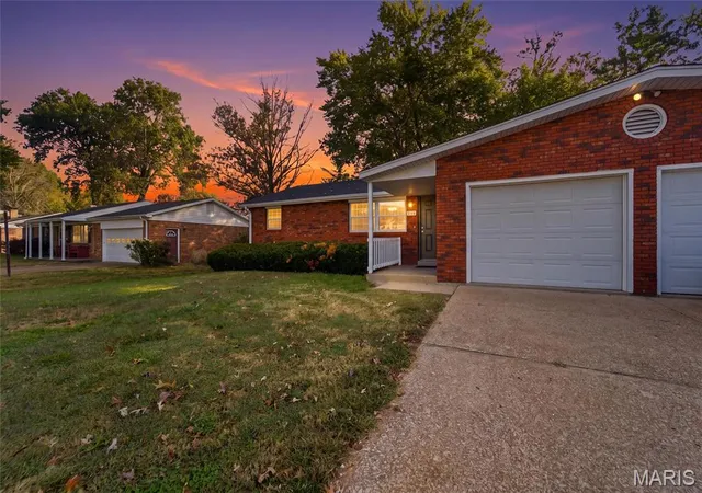 Single family home for sale at 210 Anderson Ln, Belleville, IL 62221 | MLS# MIS26068658