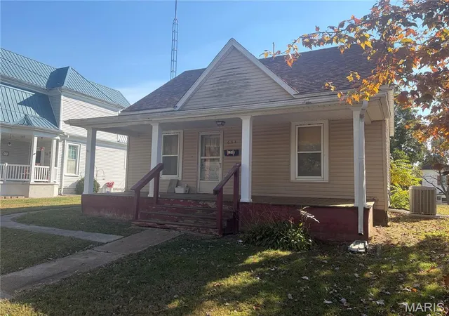 Photo 1 of Single family home for sale at 604 E Hancock St, Steeleville, IL 62288 | MLS# MIS26068678 | Listing updated on 2026-10-28