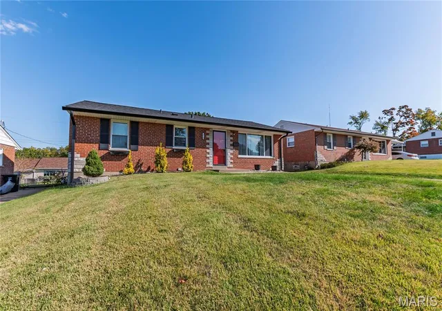 Photo 2 of Single family home for sale at 9810 Glenmont Dr, Saint Louis, MO 63123 | MLS# MIS26068679 | Listing updated on 2026-10-29