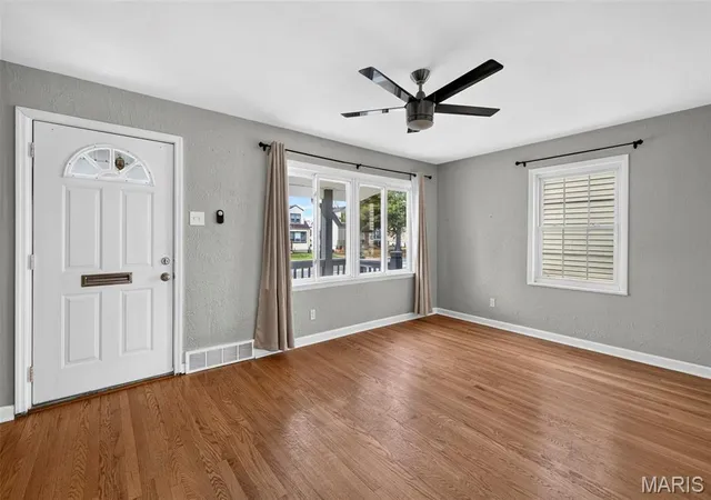 Photo 4 of Single family home for sale at 9819 Zykan Dr, Saint Louis, MO 63114 | MLS# MIS26068682 | Listing updated on 2026-10-31