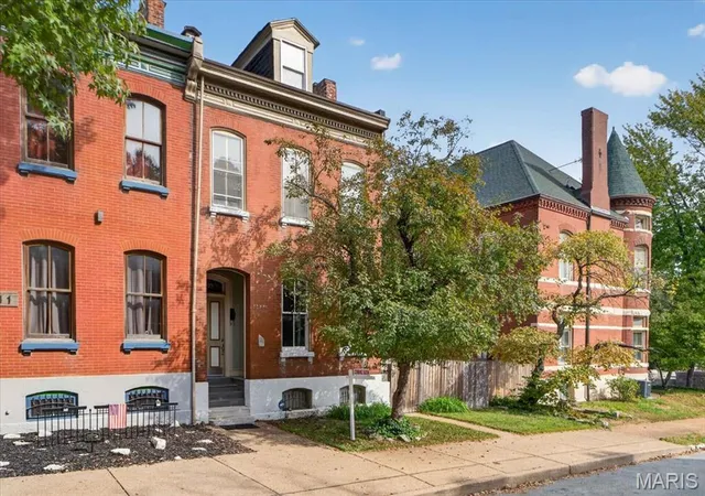 Photo 1 of Single family home for sale at 1209 Lami St, Saint Louis, MO 63104 | MLS# MIS26068685 | Listing updated on 2026-10-28