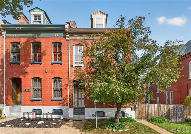 Photo 3 of Single family home for sale at 1209 Lami St, Saint Louis, MO 63104 | MLS# MIS26068685 | Listing updated on 2026-10-28