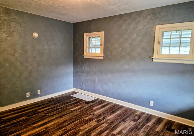 Photo 4 of Single family home for sale at 7041 Garesche Ave, Saint Louis, MO 63136 | MLS# MIS26068694 | Listing updated on 2026-10-28