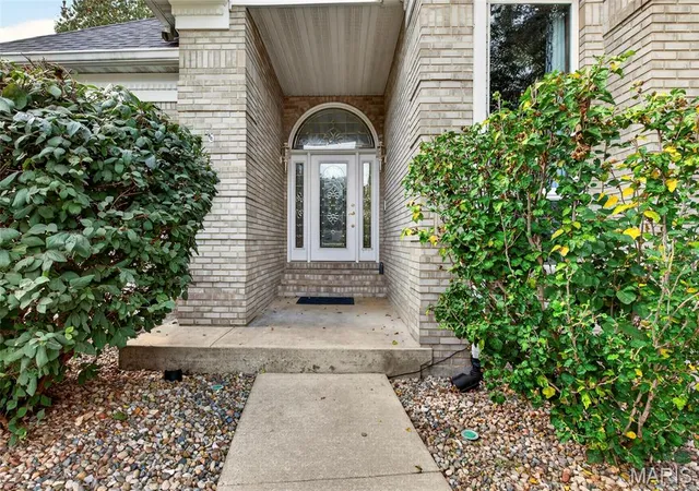 Photo 4 of Single family home for sale at 8 Jason Ct, Edwardsville, IL 62025 | MLS# MIS26068696 | Listing updated on 2026-10-30
