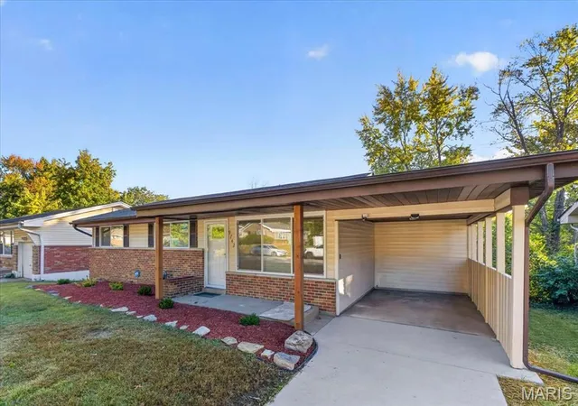 Photo 1 of Single family home for sale at 9742 Wendell Dr, Saint Louis, MO 63136 | MLS# MIS26068697 | Listing updated on 2026-10-26