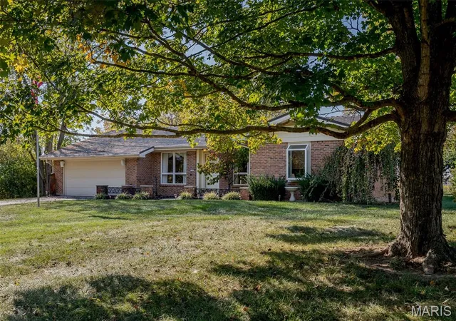 Photo 2 of Single family home for sale at 4855 S South Point Rd, Washington, MO 63090 | MLS# MIS26068699 | Listing updated on 2026-10-28