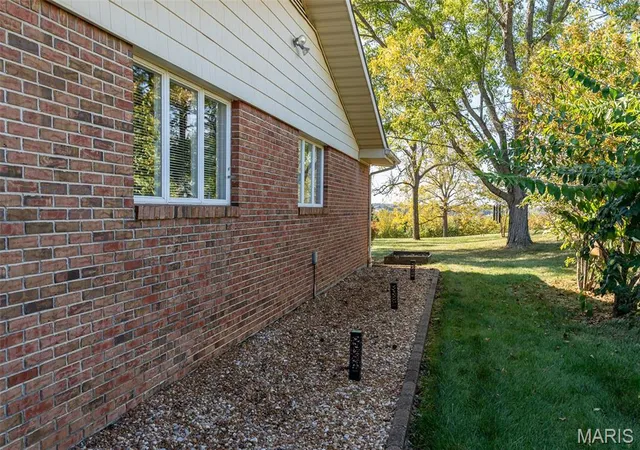 Photo 4 of Single family home for sale at 4855 S South Point Rd, Washington, MO 63090 | MLS# MIS26068699 | Listing updated on 2026-10-28