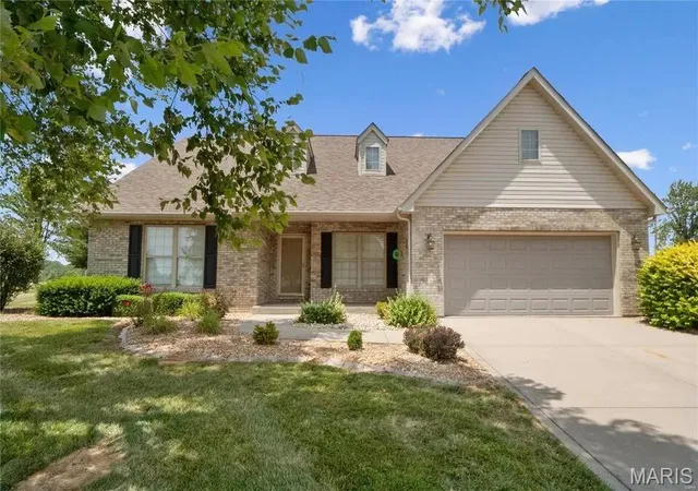 Single family home for sale at 6705 Augies Way Pl, Millstadt, IL 62260 | MLS# MIS26068706