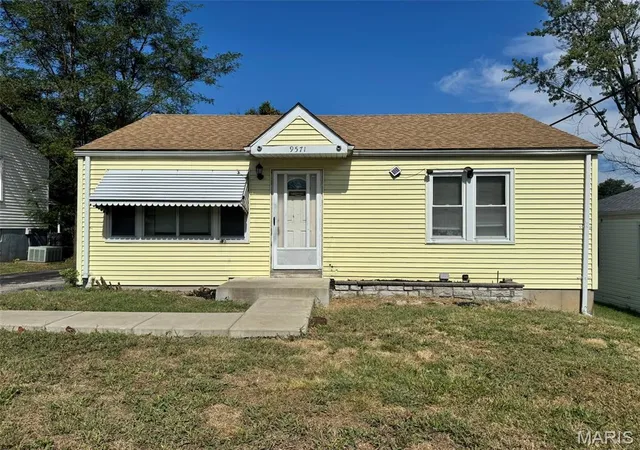 Single family home for sale at 9571 Pagewood Ave, Saint Louis, MO 63114 | MLS# MIS26068730
