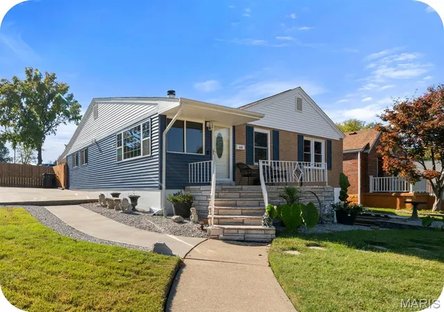 Single family home for sale at 600 Rochester Dr, Saint Louis, MO 63125 | MLS# MIS26068735