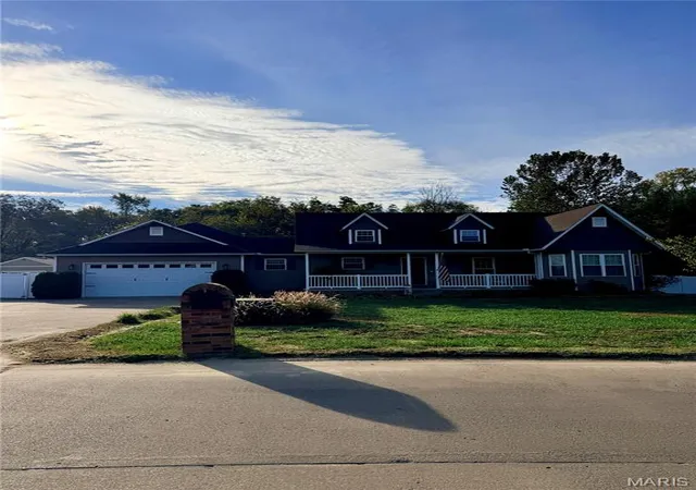 Photo 3 of Single family home for sale at 105 Parkview Dr, Scott City, MO 63780 | MLS# MIS26068743 | Listing updated on 2026-10-28