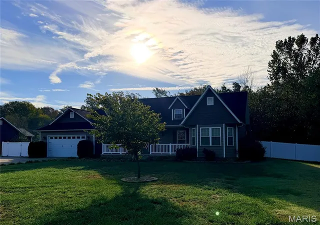 Photo 4 of Single family home for sale at 105 Parkview Dr, Scott City, MO 63780 | MLS# MIS26068743 | Listing updated on 2026-10-28