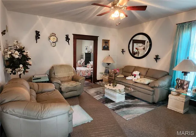 Photo 4 of Single family home for sale at 212 S Court St, Bowling Green, MO 63334 | MLS# MIS26068745 | Listing updated on 2026-10-27