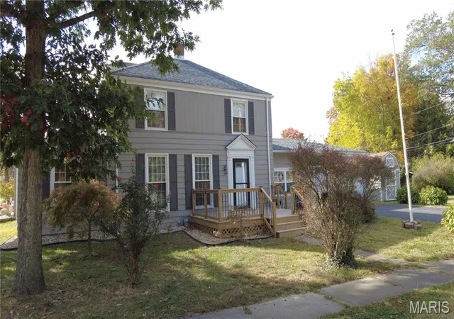 Photo 1 of Single family home for sale at 831 E 5th Street, Centralia, IL 62801 | MLS# MIS26068748 | Listing updated on 2026-10-27