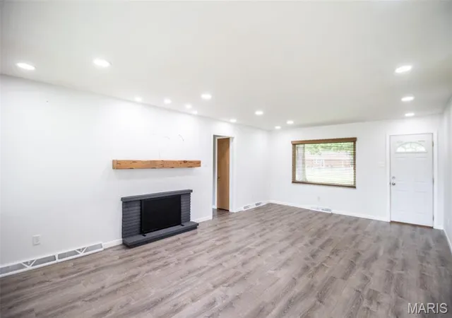 Photo 3 of Single family home for sale at 3309 Lydia Ln, Granite City, IL 62040 | MLS# MIS26068752 | Listing updated on 2026-10-27