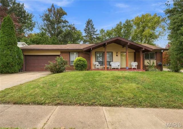 Photo 1 of Single family home for sale at 1 Lancaster Ct, Florissant, MO 63033 | MLS# MIS26068764 | Listing updated on 2026-10-28
