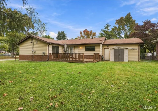 Photo 2 of Single family home for sale at 1 Lancaster Ct, Florissant, MO 63033 | MLS# MIS26068764 | Listing updated on 2026-10-28