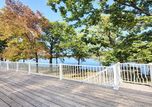Photo 1 of Single family home for sale at 14 E Lakeshore Dr, De Soto, MO 63020 | MLS# MIS26068780 | Listing updated on 2026-10-29
