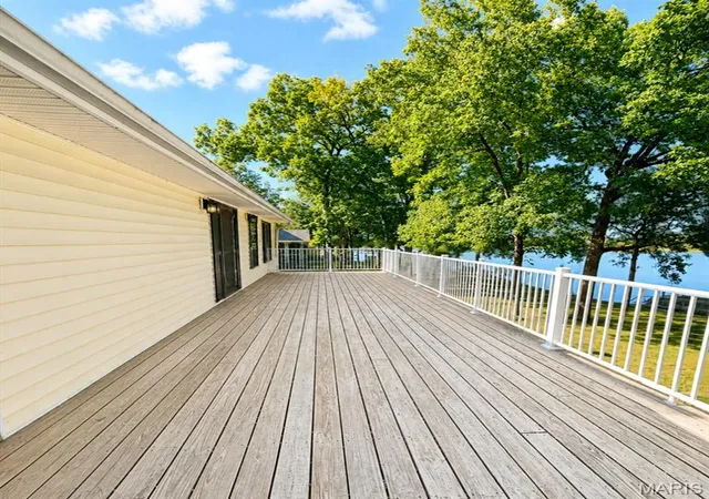 Photo 2 of Single family home for sale at 14 E Lakeshore Dr, De Soto, MO 63020 | MLS# MIS26068780 | Listing updated on 2026-10-29