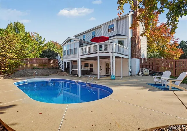 Photo 2 of Single family home for sale at 10 Wagonspring Ct, Saint Charles, MO 63303 | MLS# MIS26068789 | Listing updated on 2026-10-30