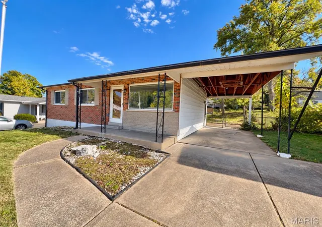 Photo 1 of Single family home for sale at 10916 Arctic Dr, Saint Louis, MO 63123 | MLS# MIS26068815 | Listing updated on 2026-10-28