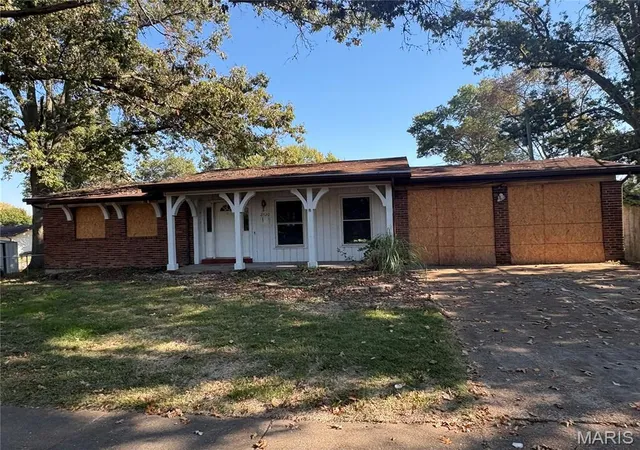 Single family home for sale at 2520 Palm Dr, Florissant, MO 63031 | MLS# MIS26068817
