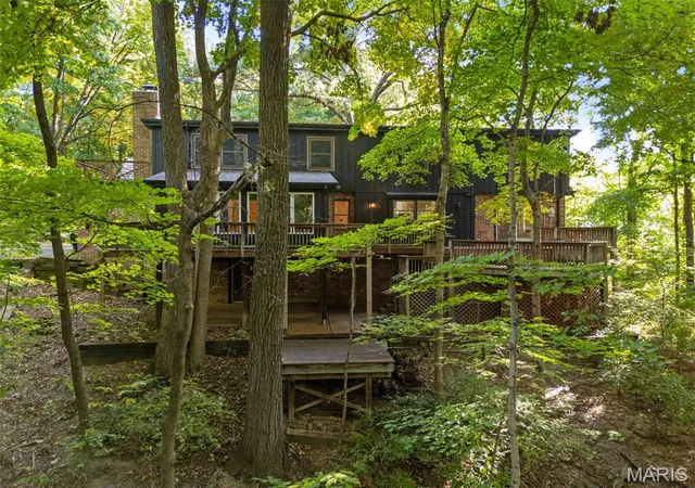 Photo 2 of Single family home for sale at 59 River Bnd Dr, Chesterfield, MO 63017 | MLS# MIS26068821 | Listing updated on 2026-10-30