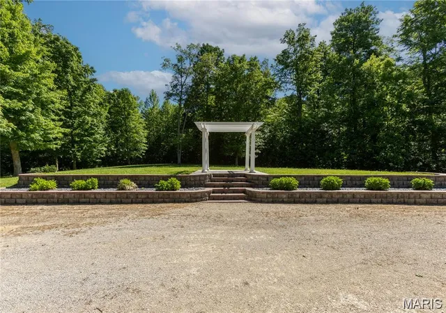Photo 3 of Single family home for sale at 1082 County Rd 349, Jackson, MO 63755 | MLS# MIS26068822 | Listing updated on 2026-10-27