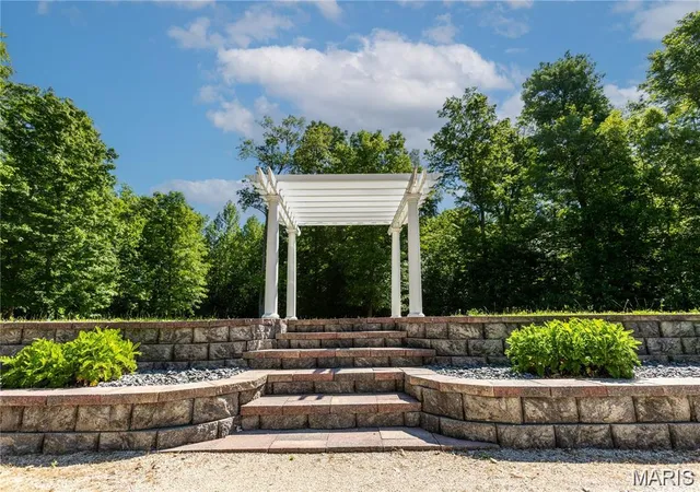 Photo 4 of Single family home for sale at 1082 County Rd 349, Jackson, MO 63755 | MLS# MIS26068822 | Listing updated on 2026-10-27
